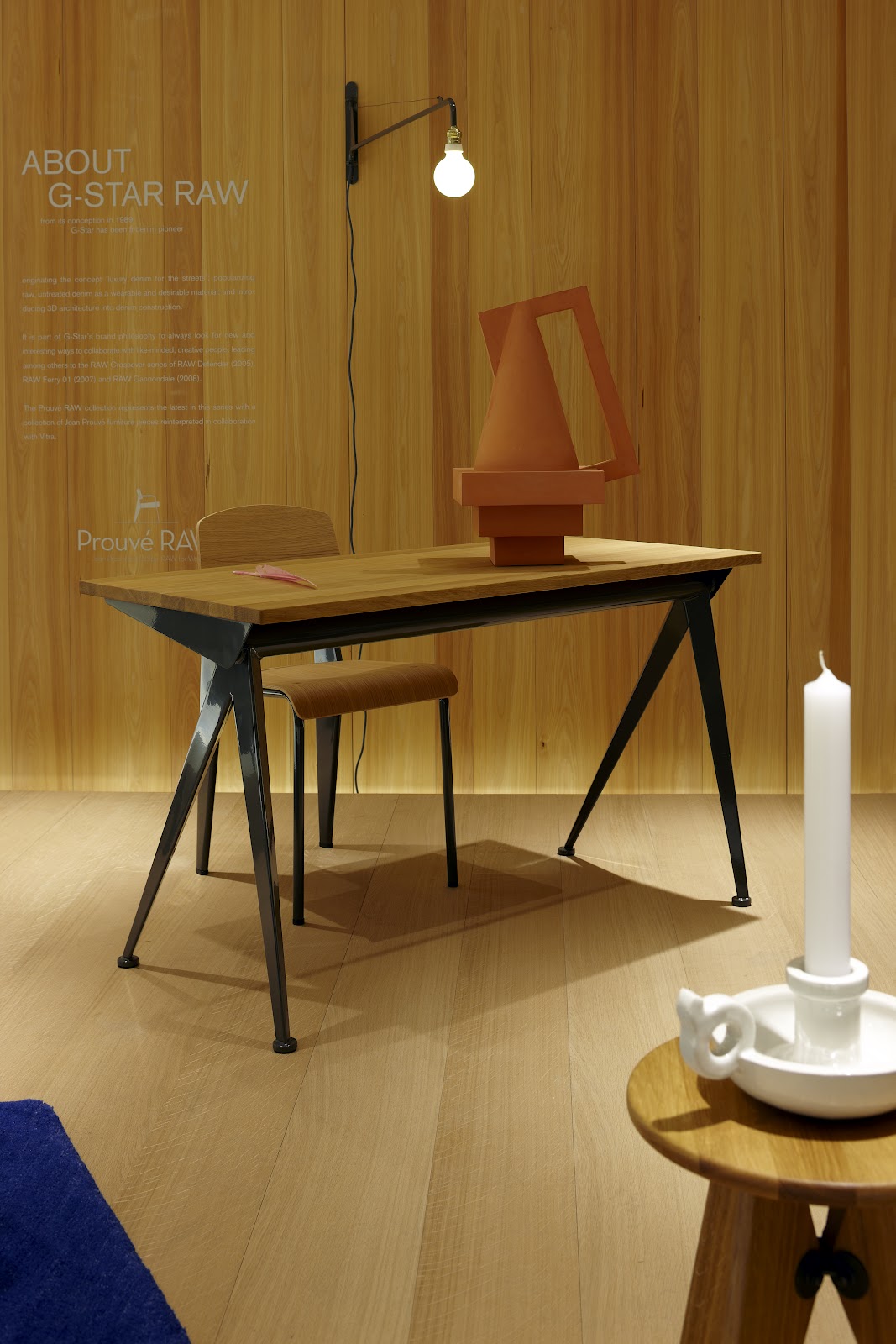 开云（中国） - 桌几|办公桌|办公家具|设计师家具|指南针方向桌